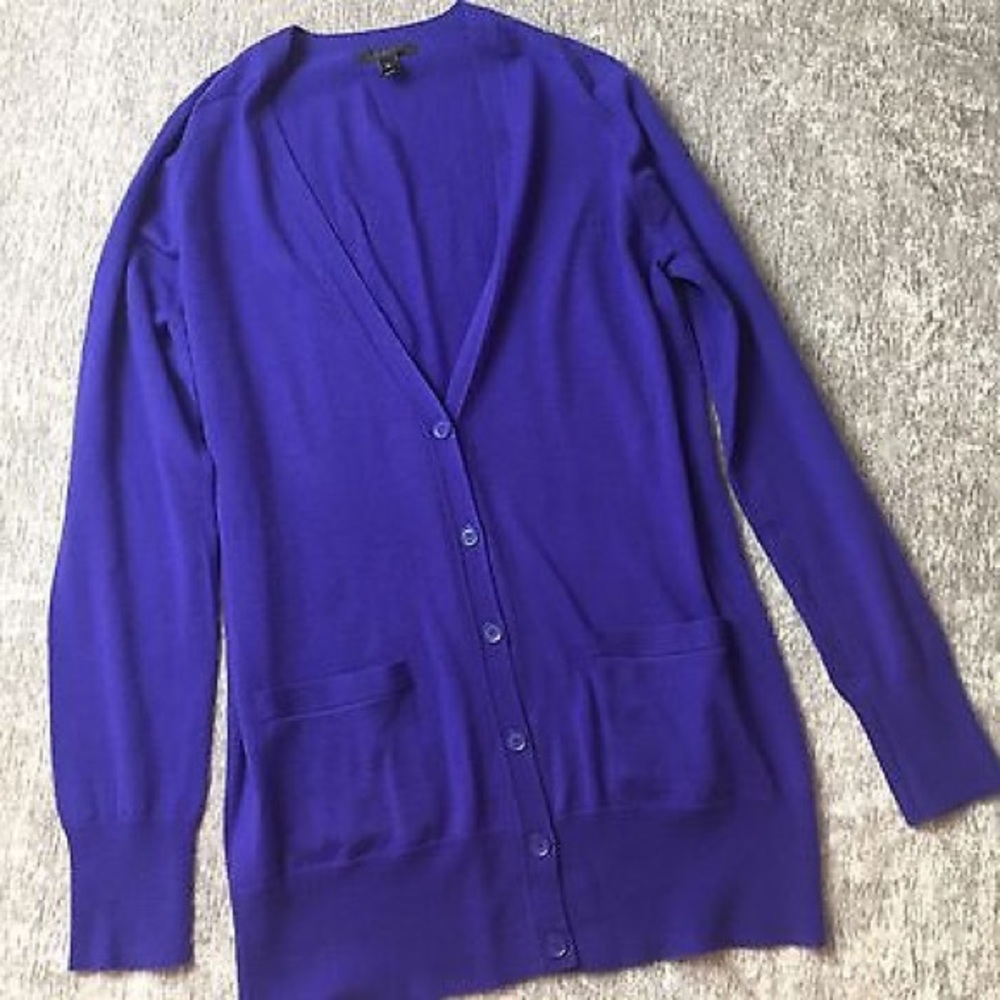 Woman’s v neck cardigan